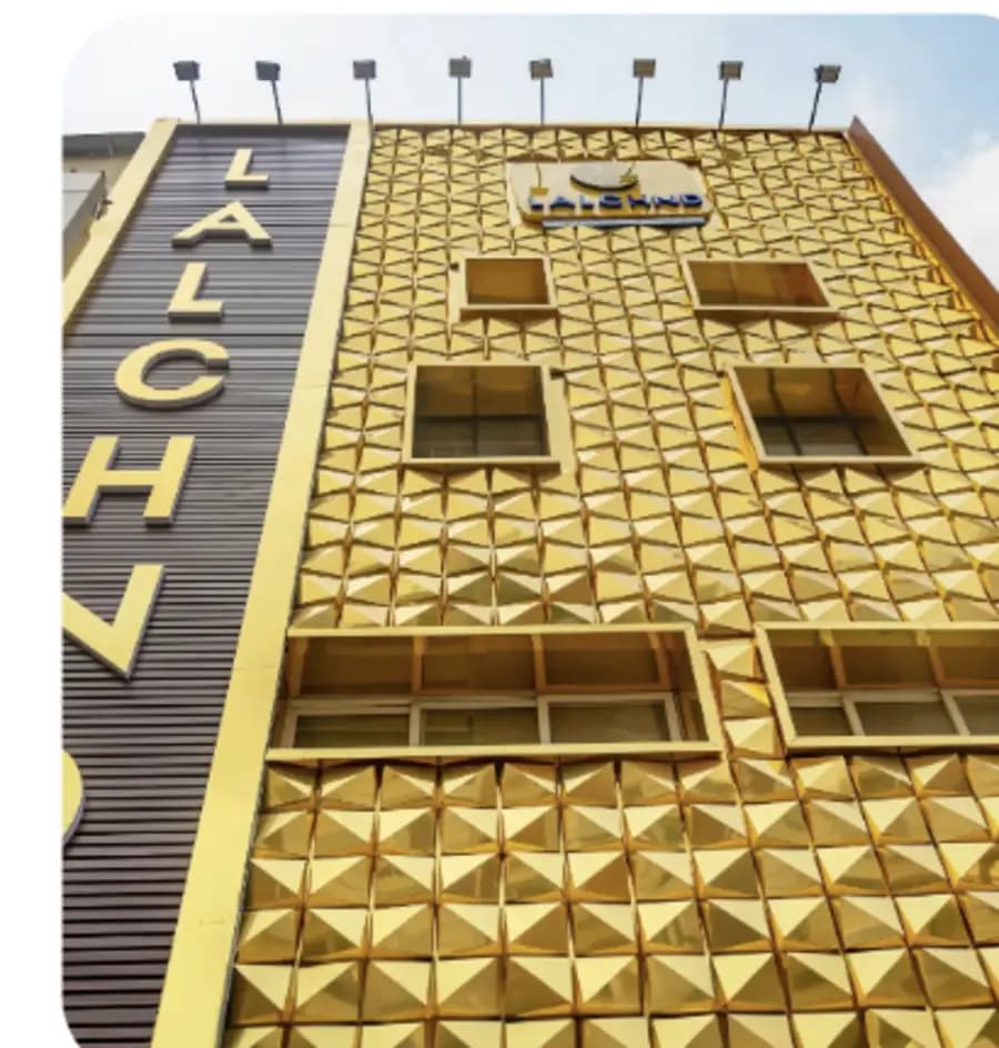 Three-dimensional commercial elevation